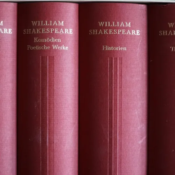 Can AI write a passable sonnet in the style of shakespeare?