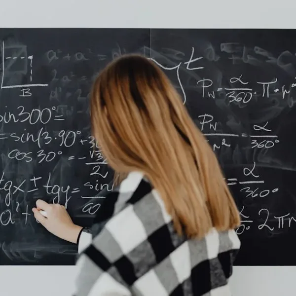Can AI solve high-school math word problems with step-by-step explanations?
