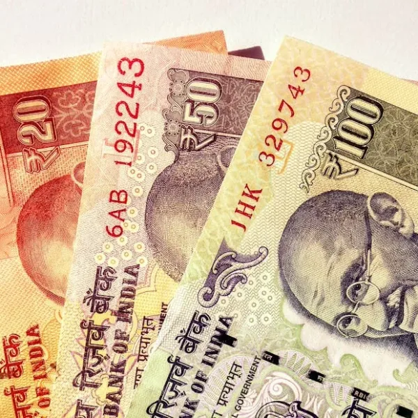 Can AI detect counterfeit currency via image?
