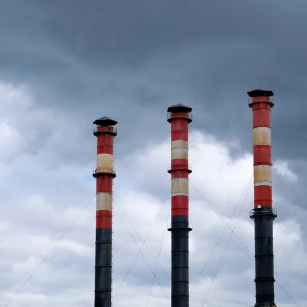 Kan AI manipulera globala koldioxidpriser genom att förutsäga och utlösa artificiella utbudschocker via AI-generade klimatpolitiska rykten?