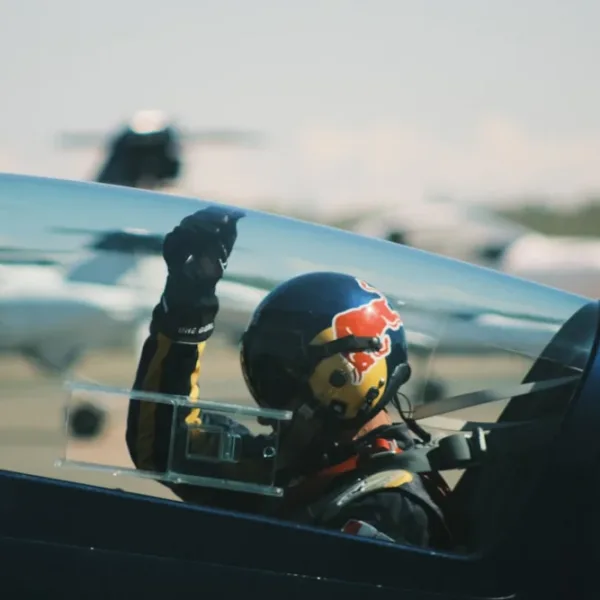 Can AI pilot fighter jets in combat tests?